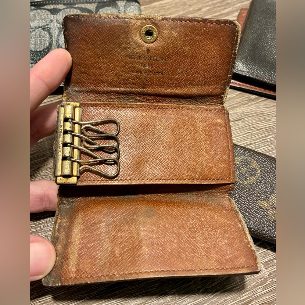 Louis Vuitton and Coach Project Bundle. Wallets and Key Holders - Picture 3 of 16